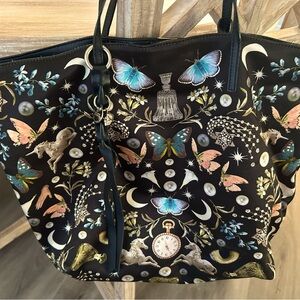 Alexander McQueen bag women’s with pouch and card never used new condition